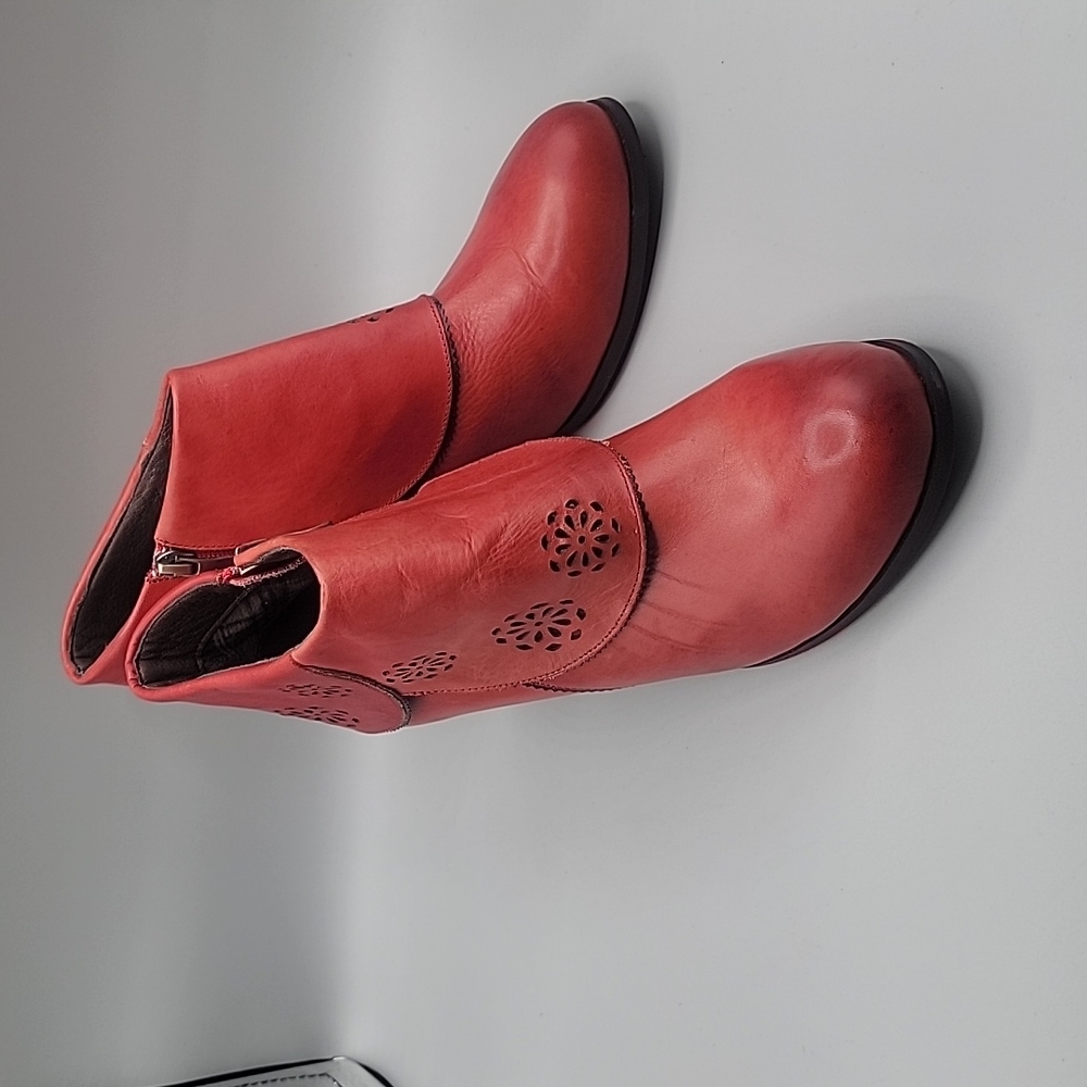L'Artiste By Spring Step Women's Comfort Red Boot  40 US size 9